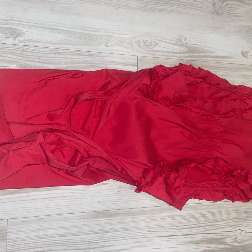 Red Ruffled Sleeveless Top - Picture 6 of 8